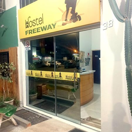 Hostel Freeway บราซิเลีย ภายนอก รูปภาพ